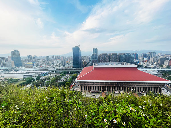 台北の空